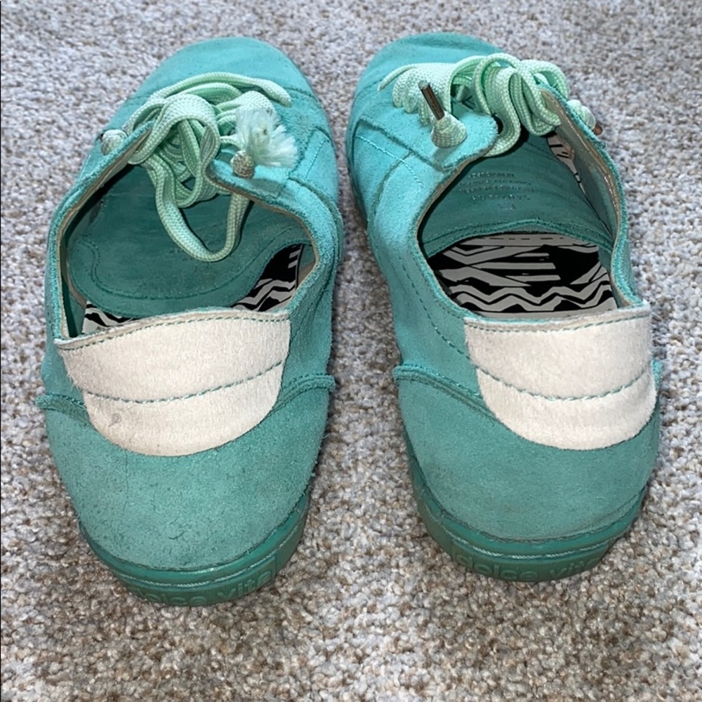 Dolce Vita Fashion Sneakers - Picture 3 of 4